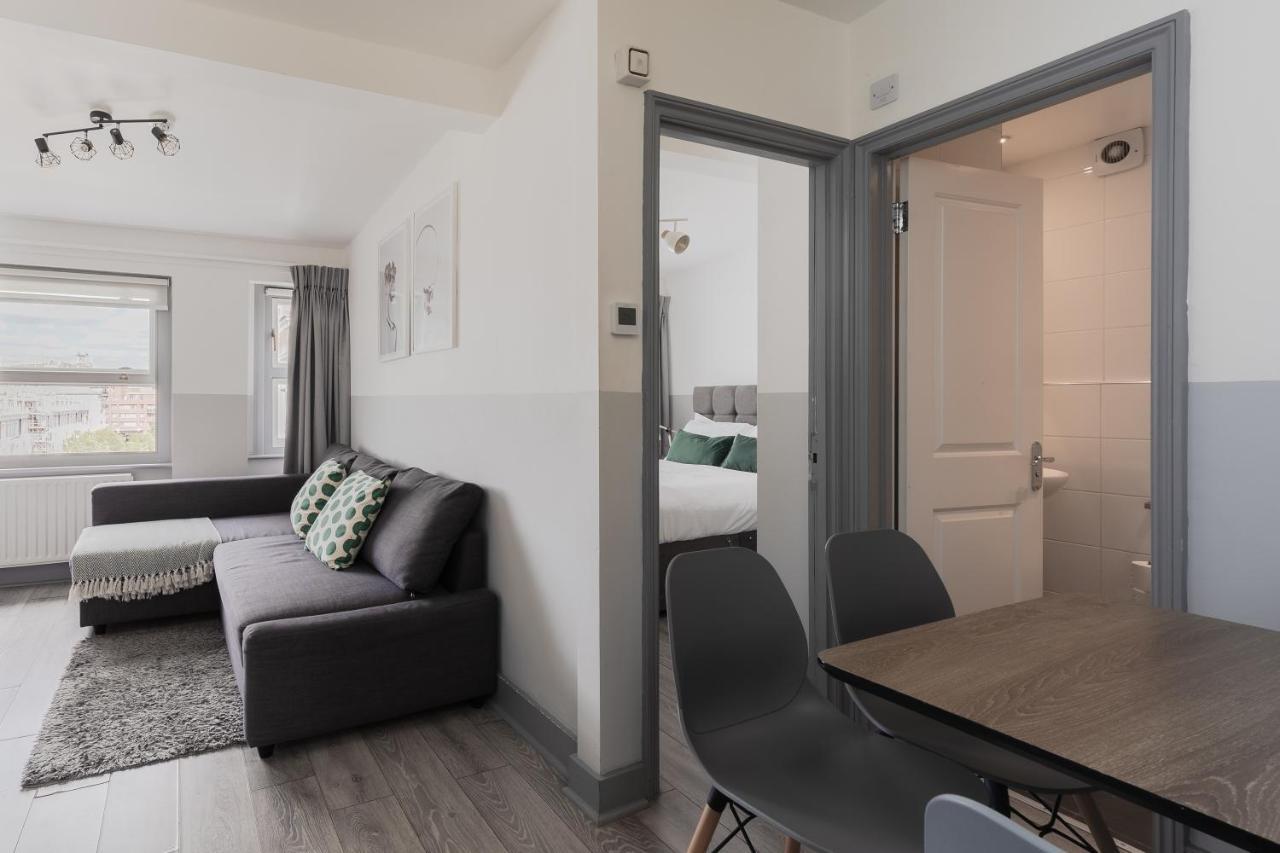 Modern Kensington Apartament