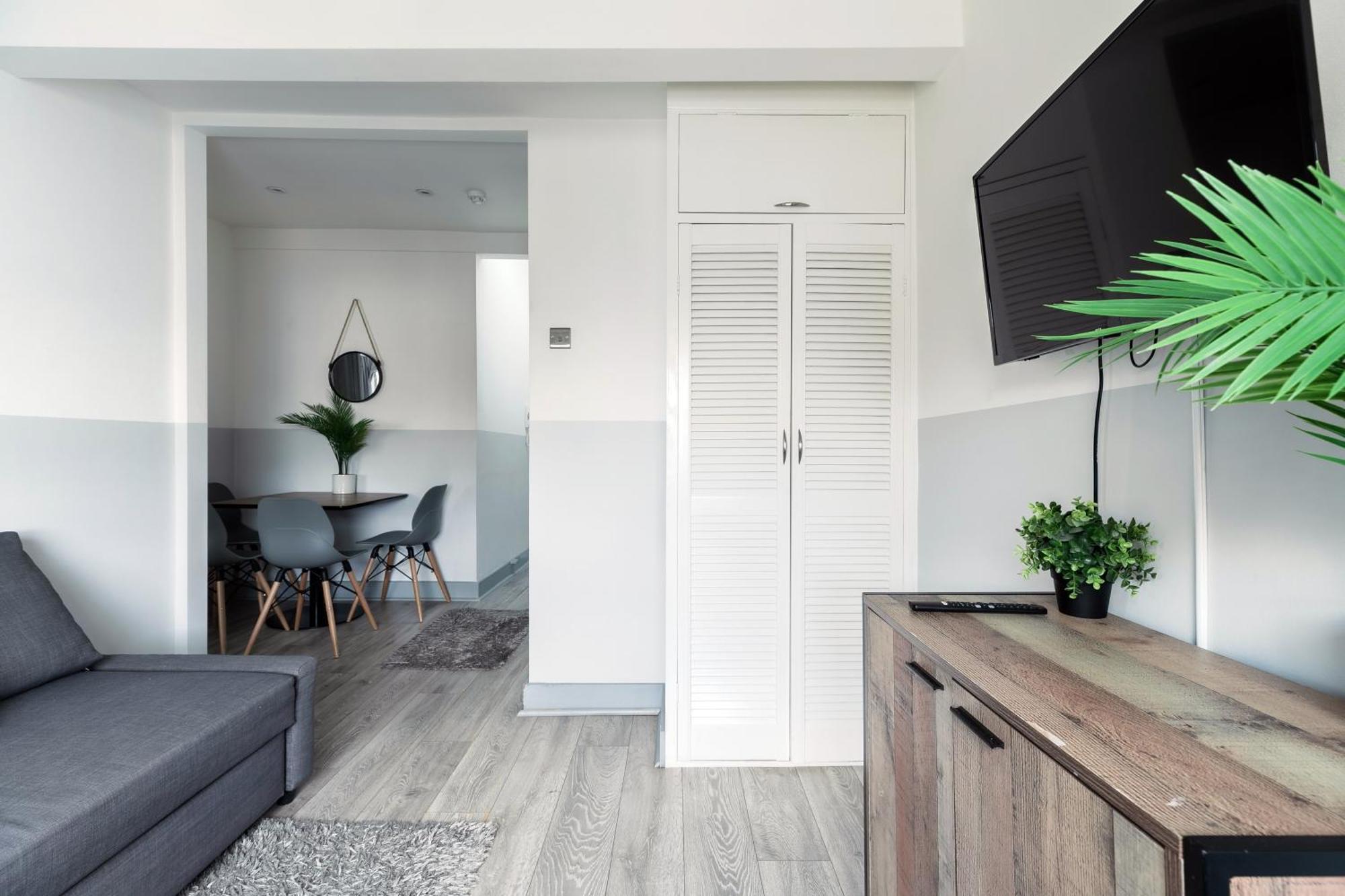 Modern Kensington Apartament *