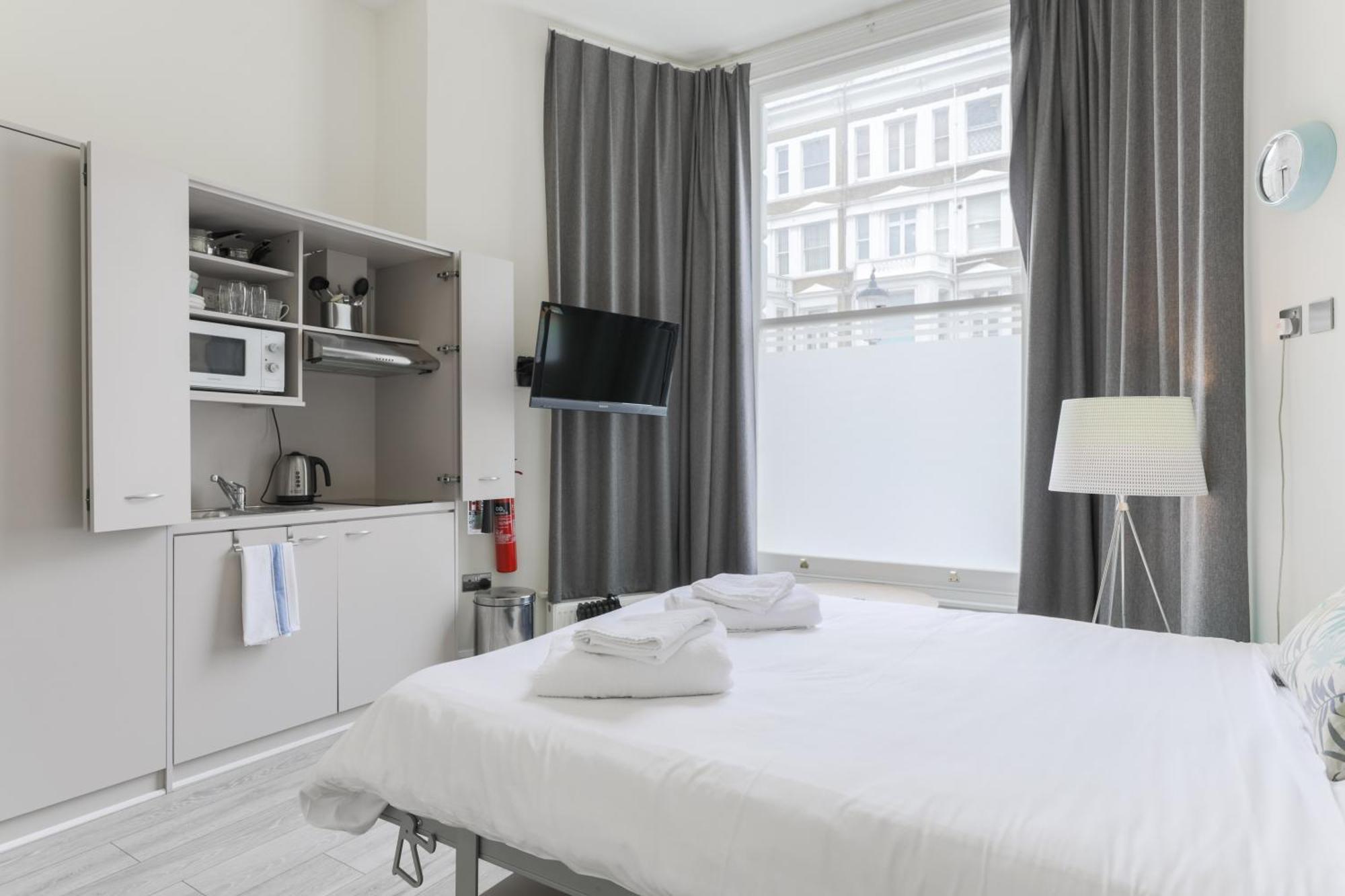 Modern Kensington Apartament *